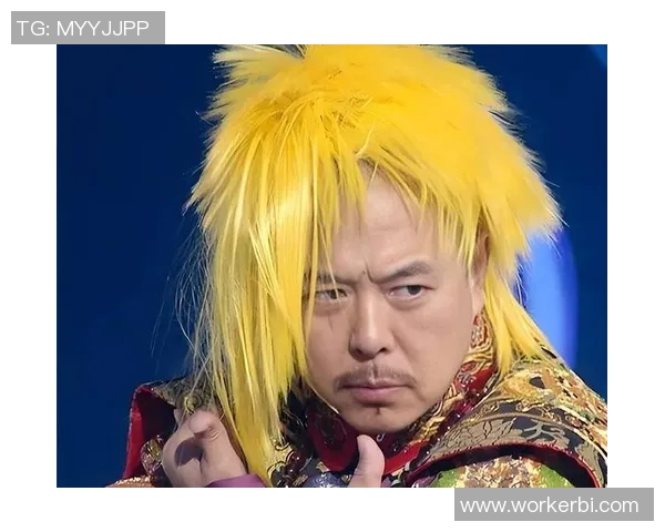 当年绿茵场上万人追捧的巨星如今却在寂静看台回望昔日辉煌