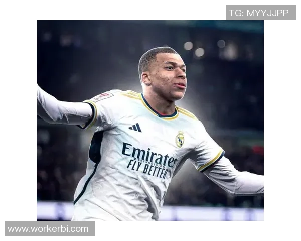 聚焦世界足球历史最强中锋球星的辉煌与影响力解析 聚焦世界足球历史最强中锋球星的辉煌与影响力解析