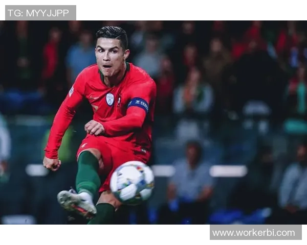 最值得投资的足球明星卡包推荐 让你的收藏价值倍增